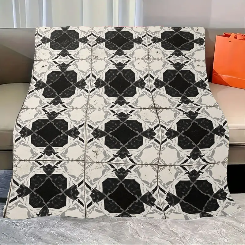 

1 шт. фланелевое одеяло, современное стеганое одеяло с геометрическим рисунком для декора гостиной, черно-белый узор