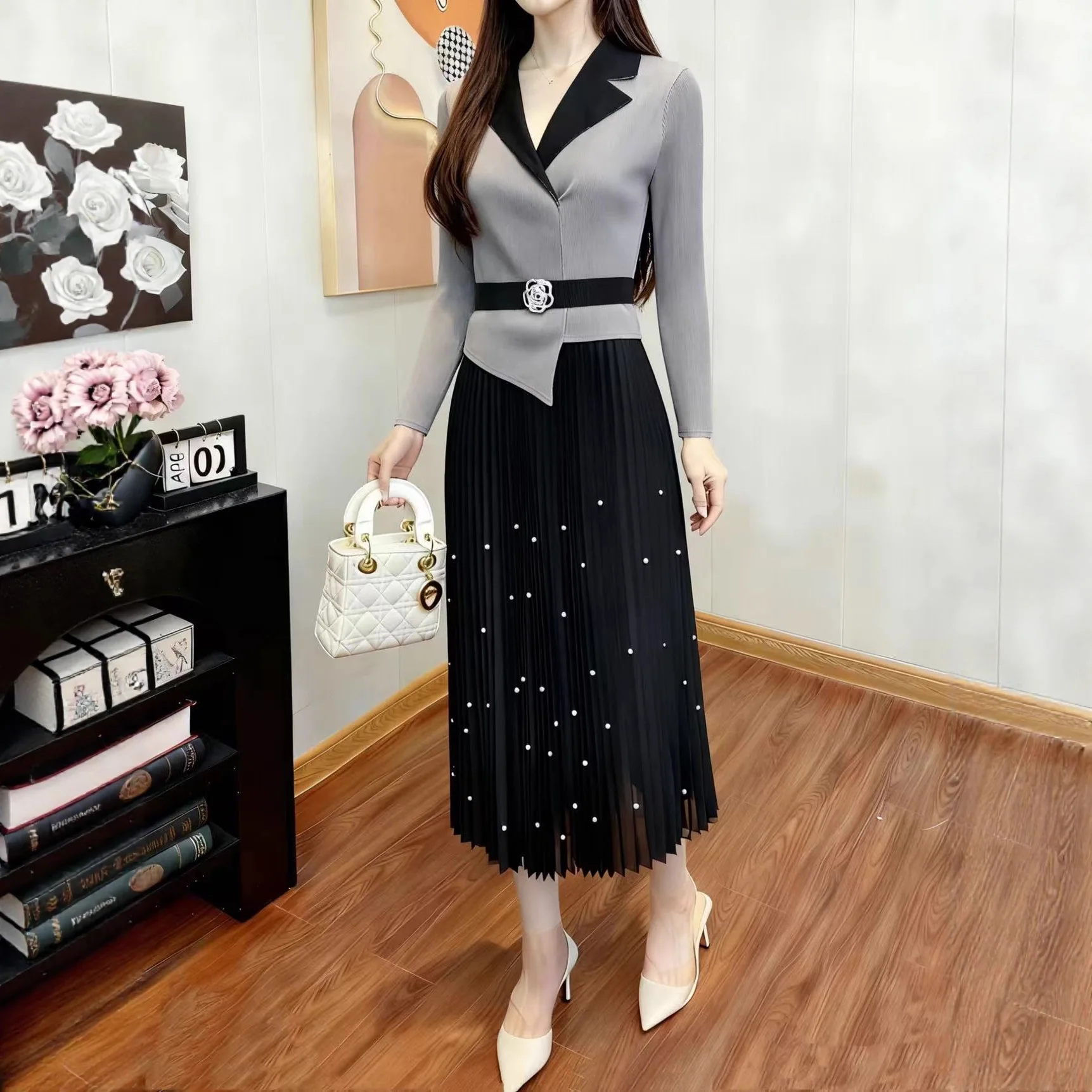 

Miyake Pleated 2025 New Solid-colour Suit Collar Professional Temperament Fashion Big Size Women's Dress Waist Thin Pleated