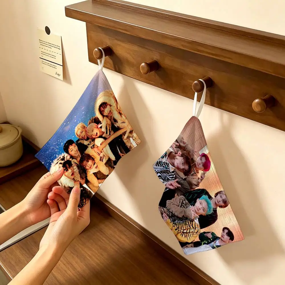 P-P1Harmony Modern-Energetic Reusable Hanging Kitchen Towel, Polyester Cotton Soft Fabric for Office Home Daily Life