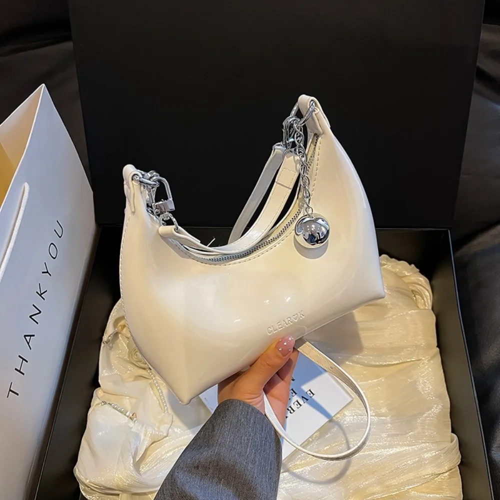 

Versatile Metal Ball Pendent Shoulder Bag Adjustable Large Capacity Underarm Bag with Zipper Hand-held Bucket Bag Travel