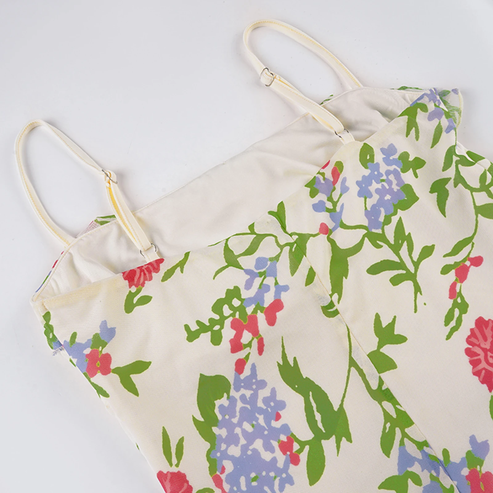 여성 여름 미디 드레스 민소매 오픈 백 스파게티 스트랩 플라워 프린트 캐미 가운 신상품