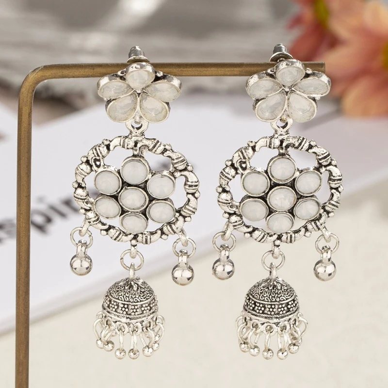 New Exquisite Silver Color Earings Ethnic Retro Indian Earrings Women\'s Alloy Crystal Pearl Tassel Wedding Earrings Boho Jewelry