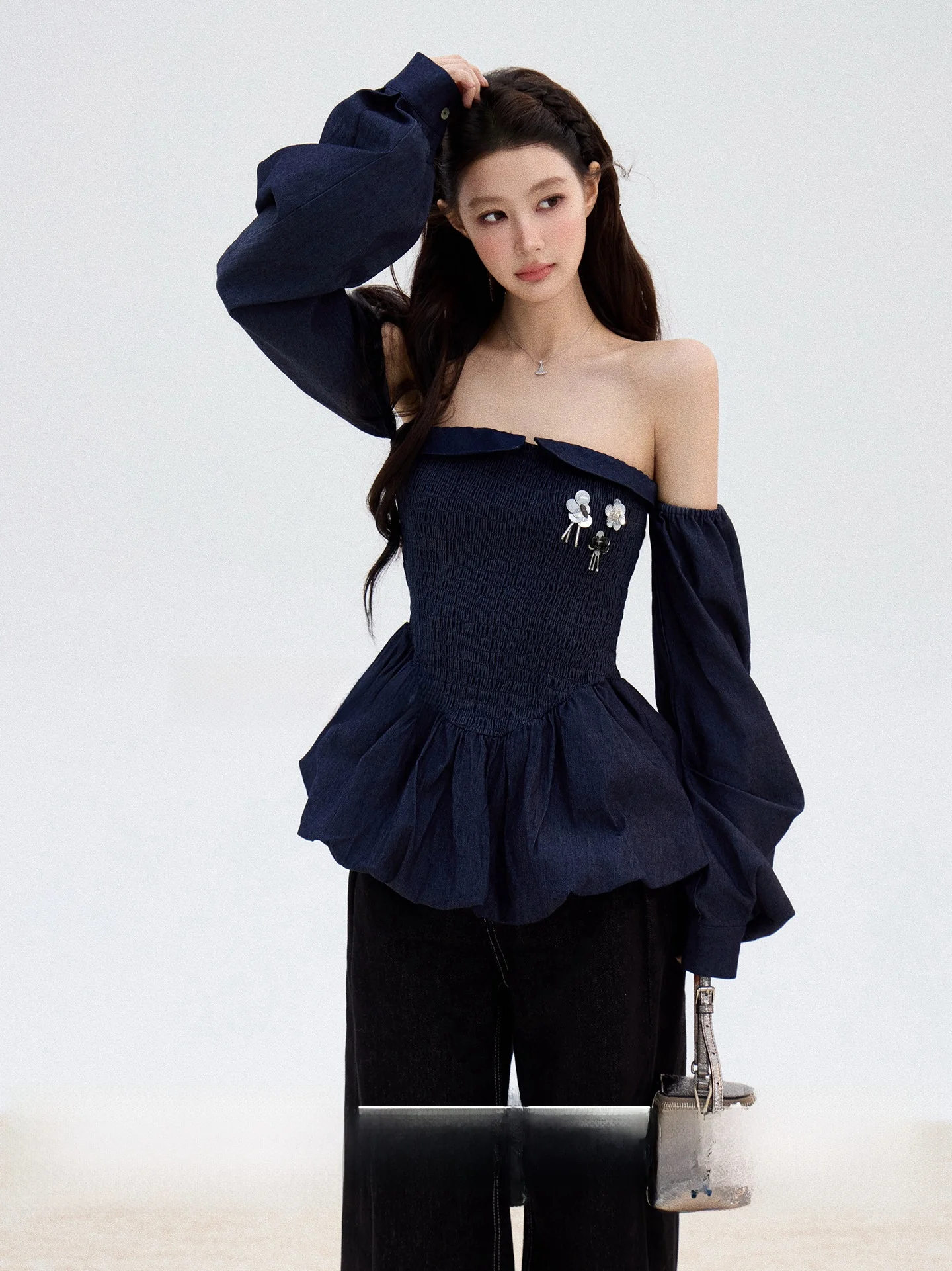 

Весенняя женская блузка с длинным рукавом на одно плечо, плиссированная, с эффектом утяжки талии, дышащая, комфортная, в китайском стиле