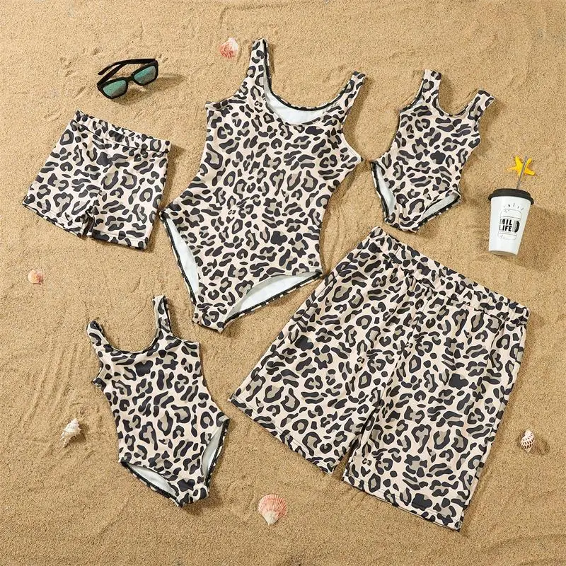 

2024 Leopard Swimsuits Family Matching Outfits One-Piece Mother Daughter Swimwear Mommy and Me Clothes Father Son Swim Trunks