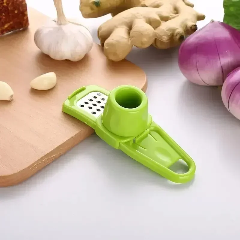 Poetable 1 Pack Mini Garlic Grinder Creative Garlic Press Kitchen Garlic Mash Manual Mashing Green Kitchen Gadgets Accessories