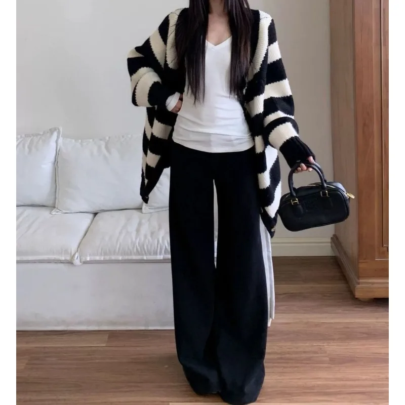 

2025 Autumn New Style Loose and Comfortable Knitted Sweater Cardigan Sweater Plaid Coat Top