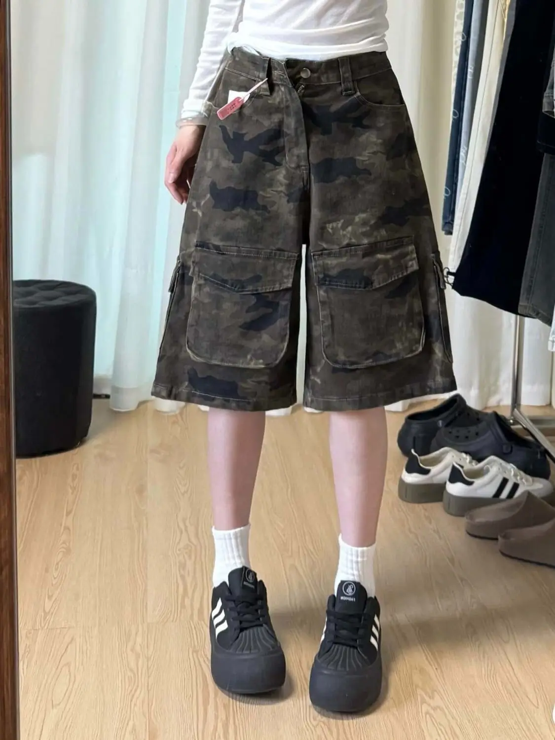 2026 New Arrival Women's Loose American Camo Washed Distressed Crease Denim Capri Pants, Spring Summer Casual Cropped Jeans