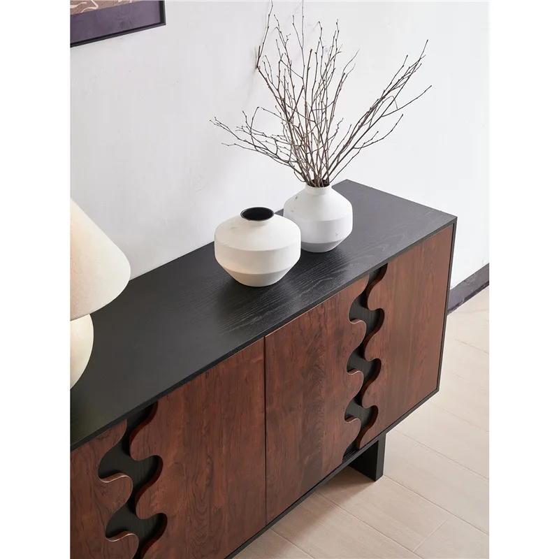 Q Medieval style glare storage, retro storage, silent floor-to-ceiling cabinet against the wall