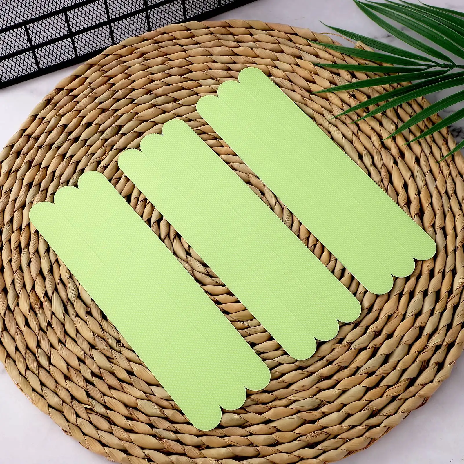 24 قطعة ملصقات مضادة للانزلاق توهج شرائط داكنة أشرطة الدرج خطوات عدم الانزلاق شرائط عاكسة ملصقات سلامة الحمام