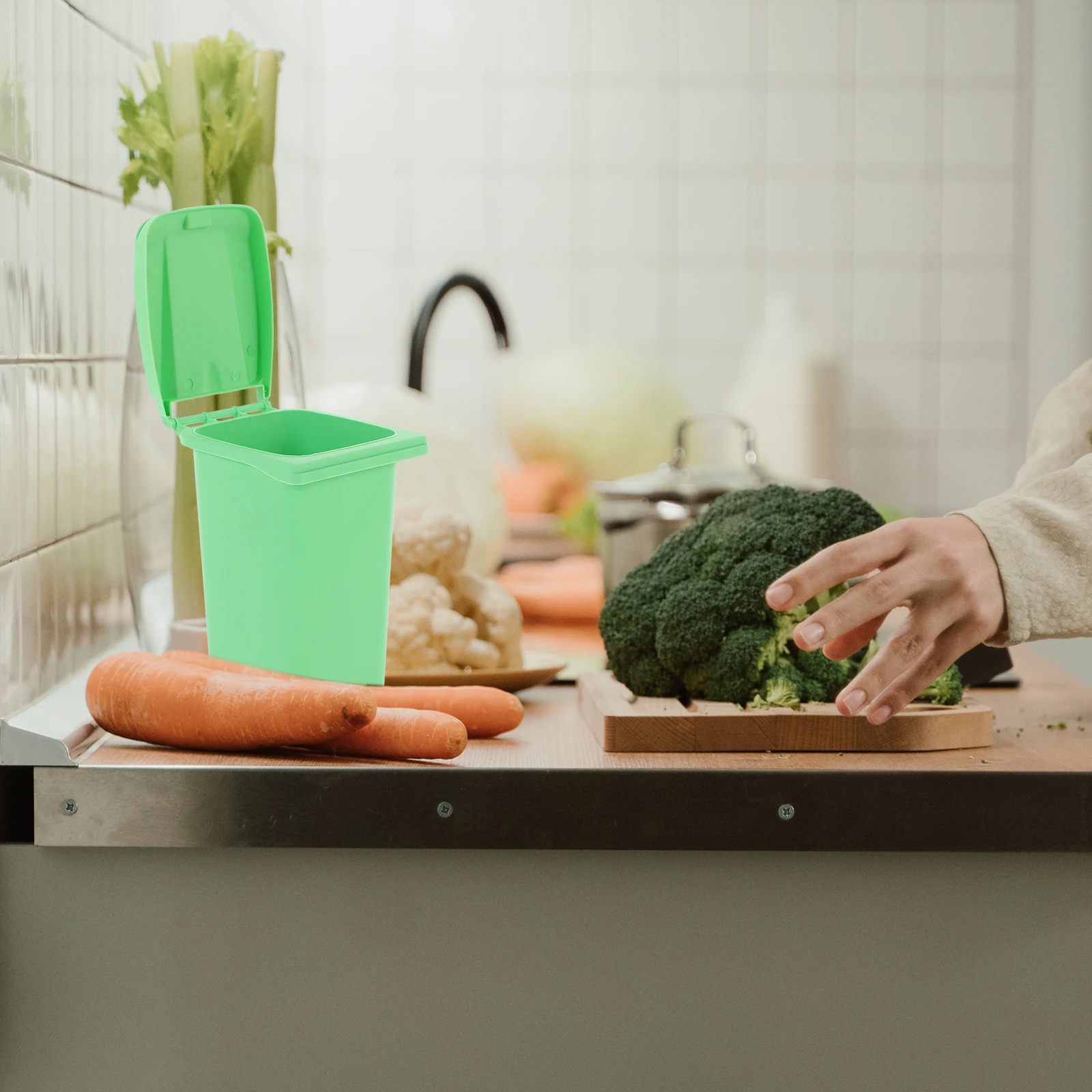 

Mini Tabletop Trash Can with Lid Compact Desktop Waste Container for Home Office Car Small Garbage Bucket Organizational Storage