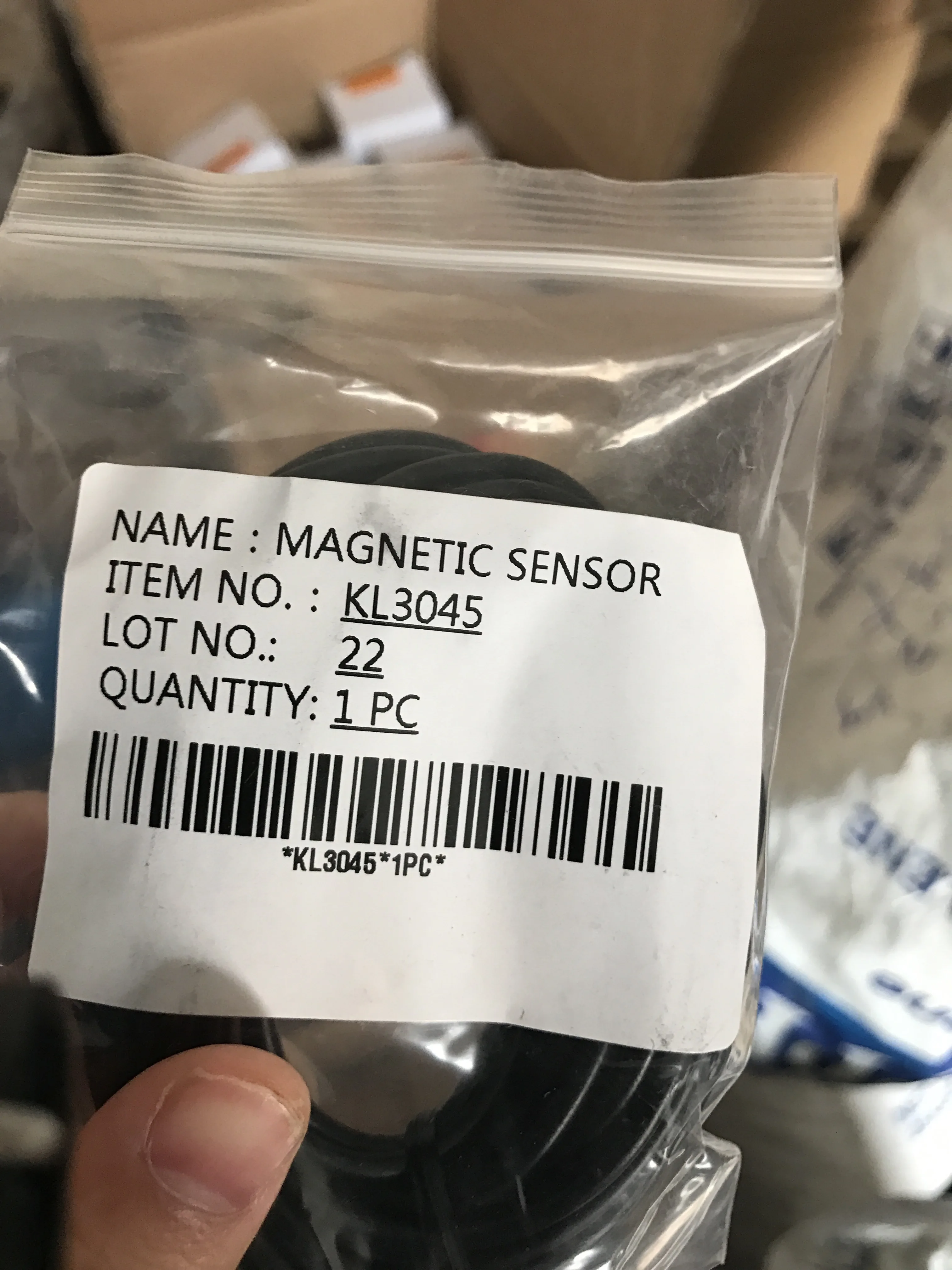 

Suitable for PARKER rodless cylinder cylinder 5m line proximity magnetic switch KL3045-5M