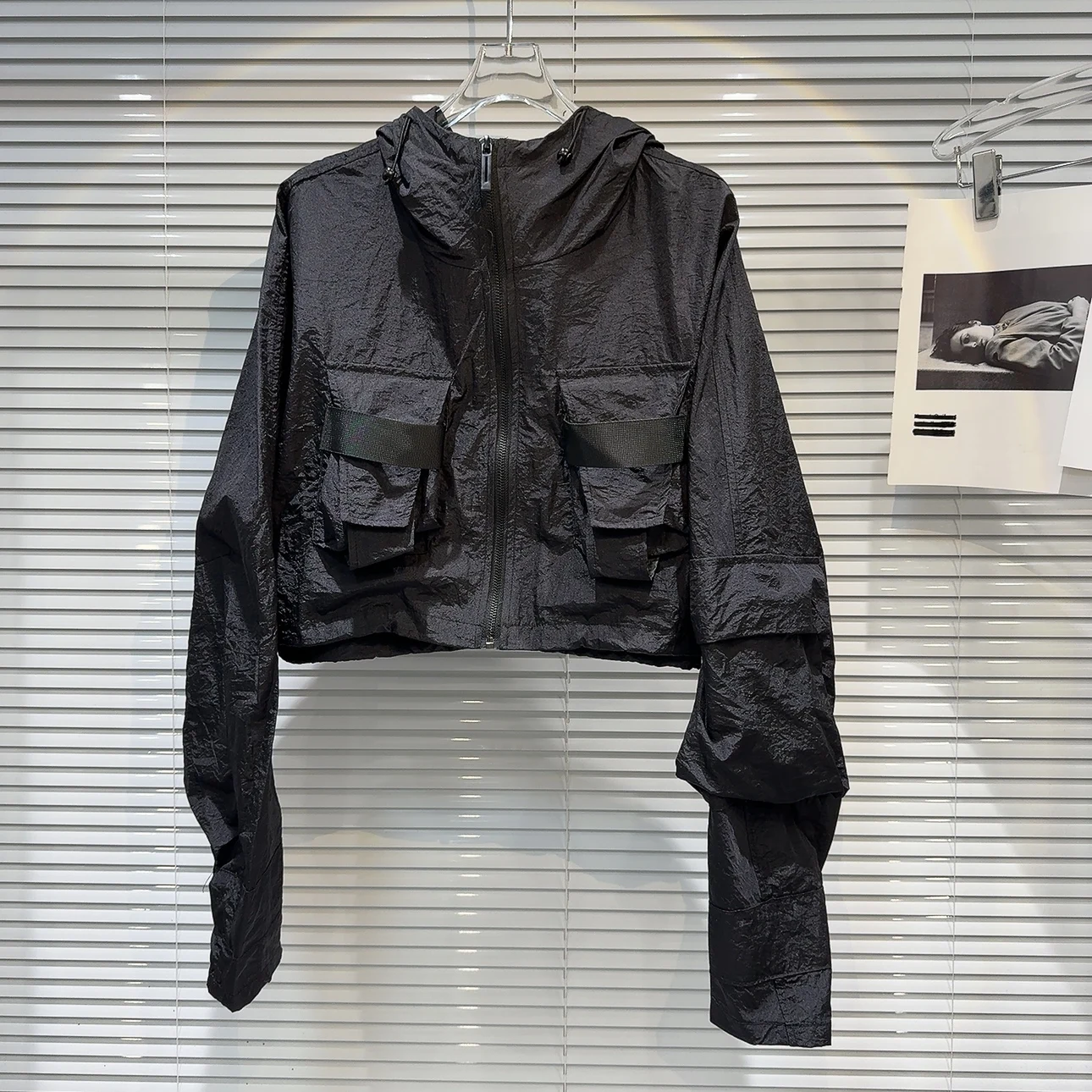 2025 Summer New Trendy Sun Protection Hooded Jacket with Cargo Pockets Slim Fit Short Coat