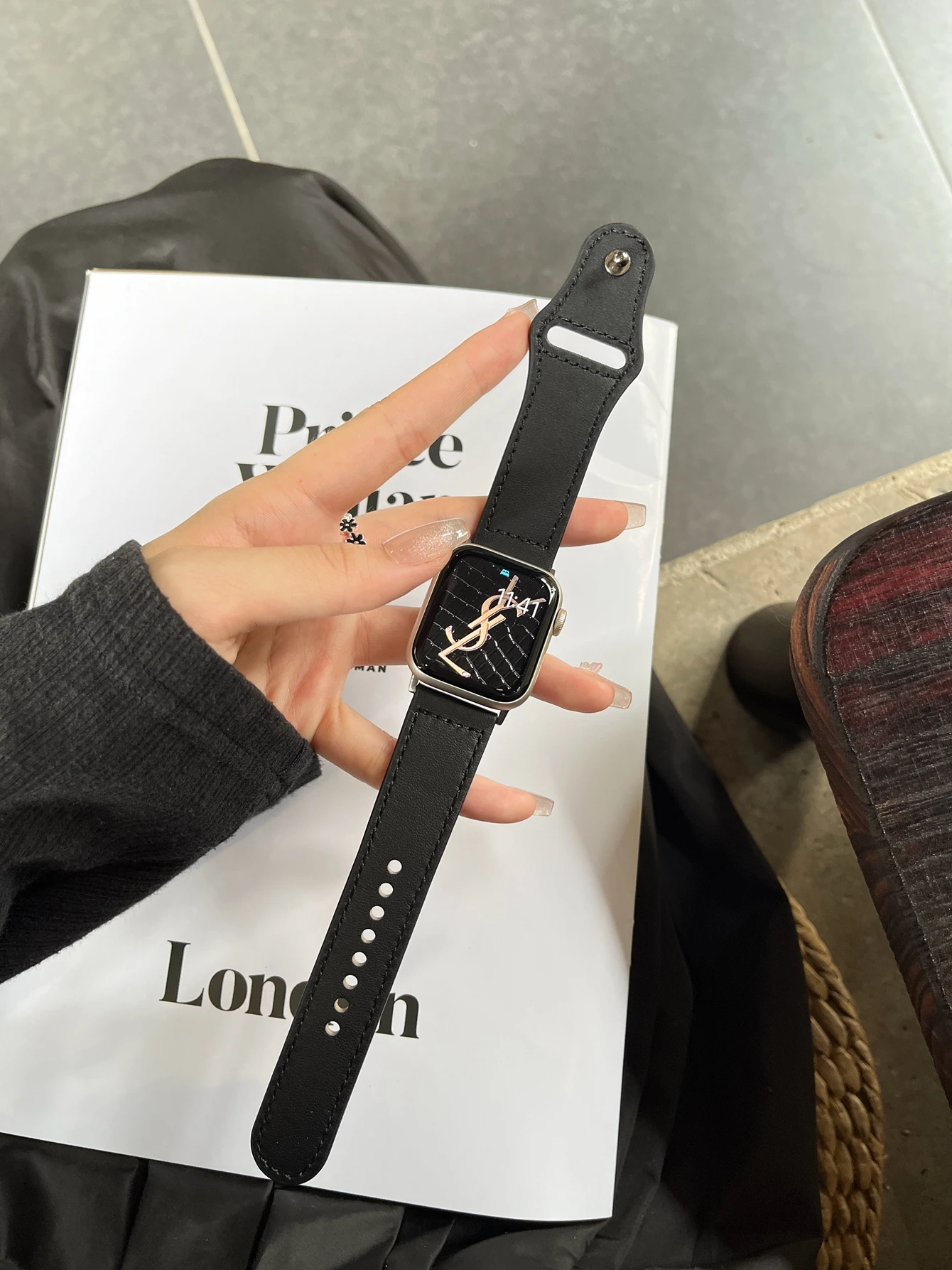 Leather loop Correa For Apple Watch band for women men 38mm 40mm 41mm 42mm 44mm 45mm 46mm 49mm Strap