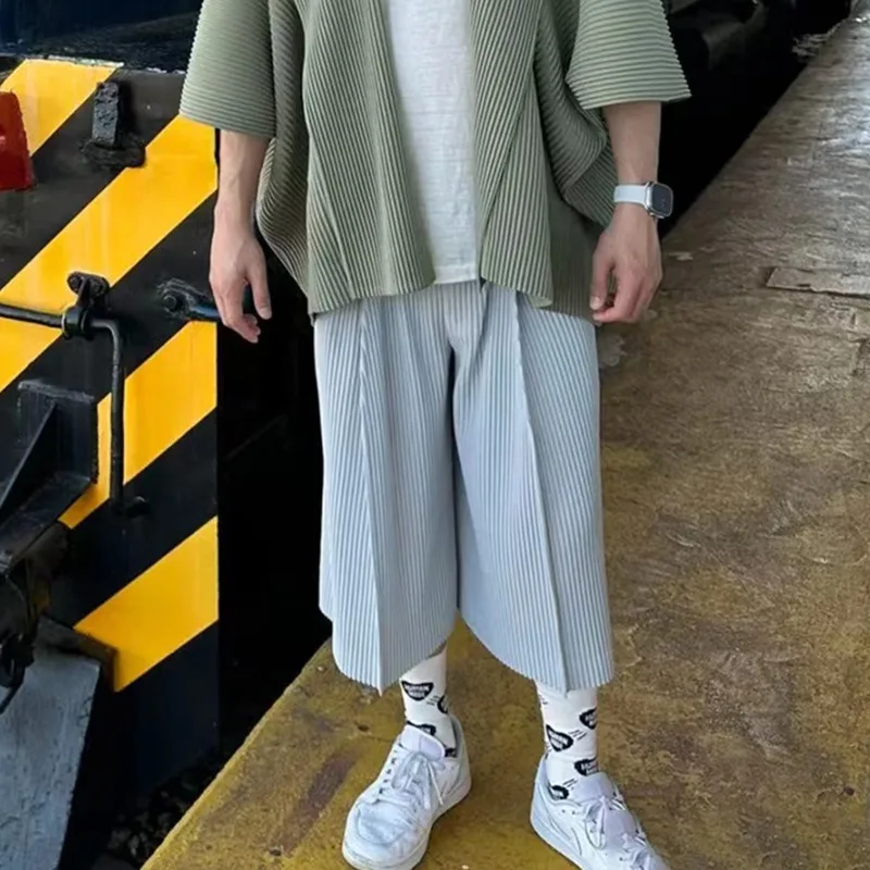 

Miyake Pleated Casual Pants 2025 Summer Texture Draping Loose Wide-legged Mid-seam Casual Seven-minute Pants Men's Simple Solid