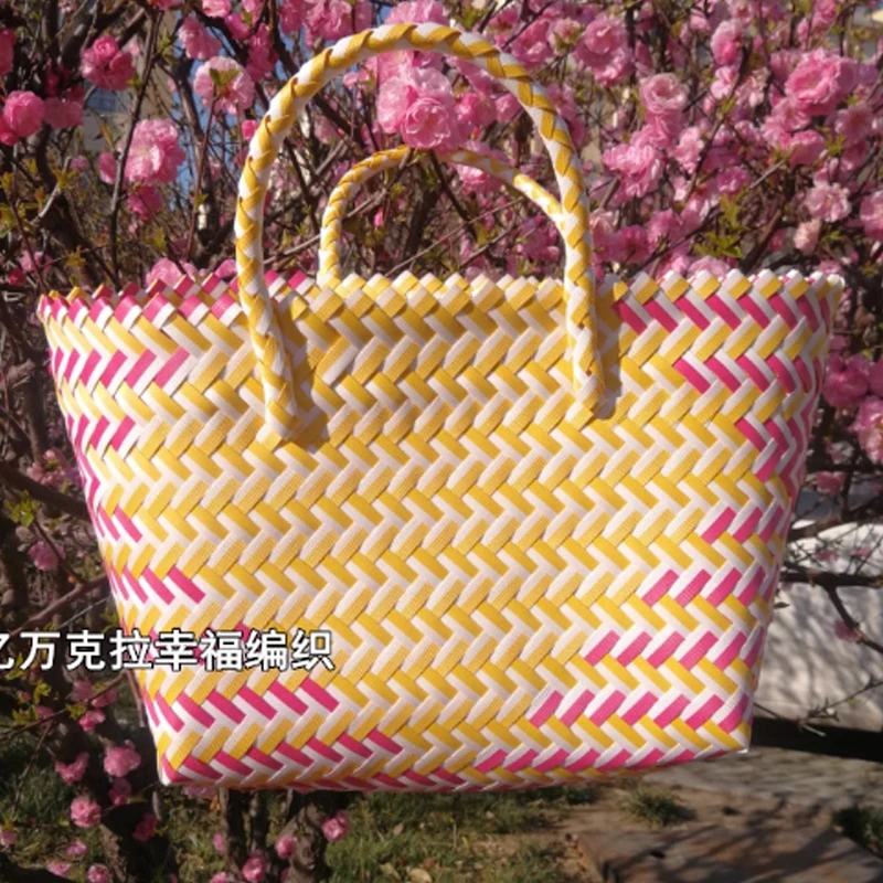 Design PVC Woven Women Bag Large Capacity Tote Women Handbag Hand Woven Color Contrast Beach Bag