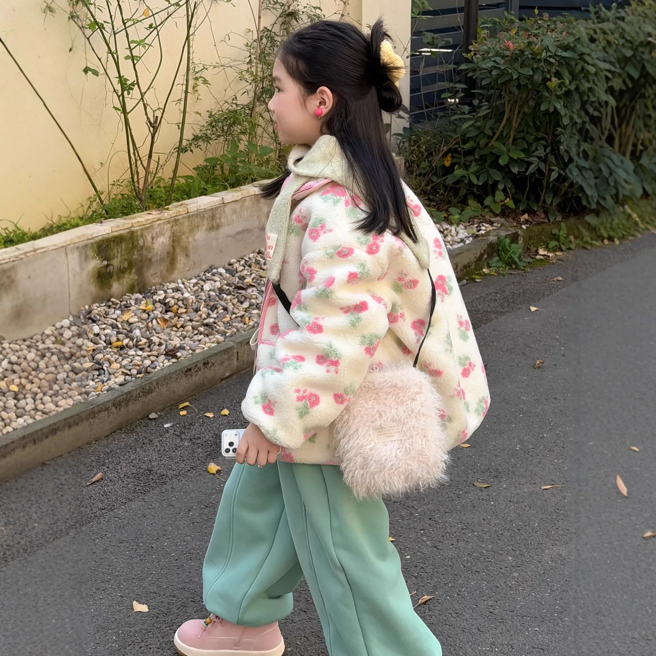 

Children's Coat 2025 Winter Korean Cashmere Floral Padded Baby Girl's Coat Warm Mao Mao Clothes Sweet Outerwear