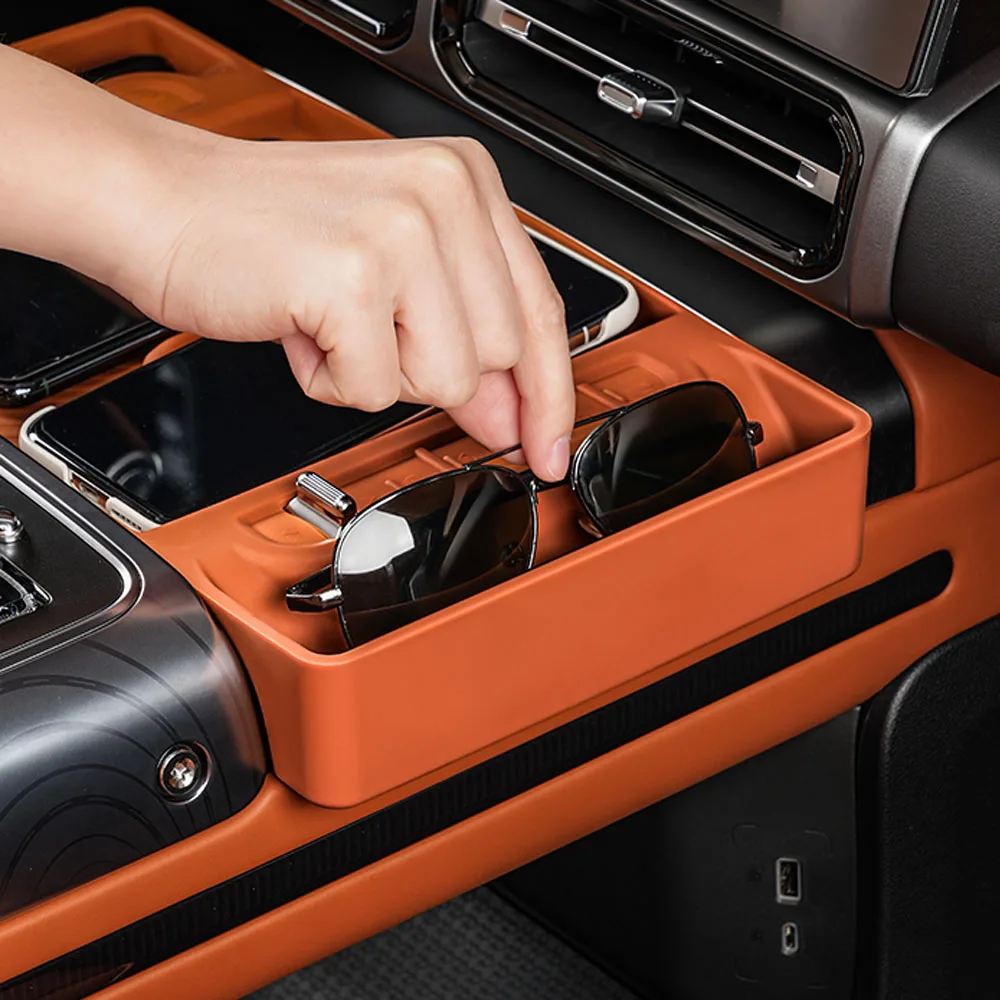 لشيري Jetour G700 2025 2026 شحن لاسلكي بطانة حماية من السيليكون ملحقات تعديل السيارة إضافة حقيبة التخزين على الجانب