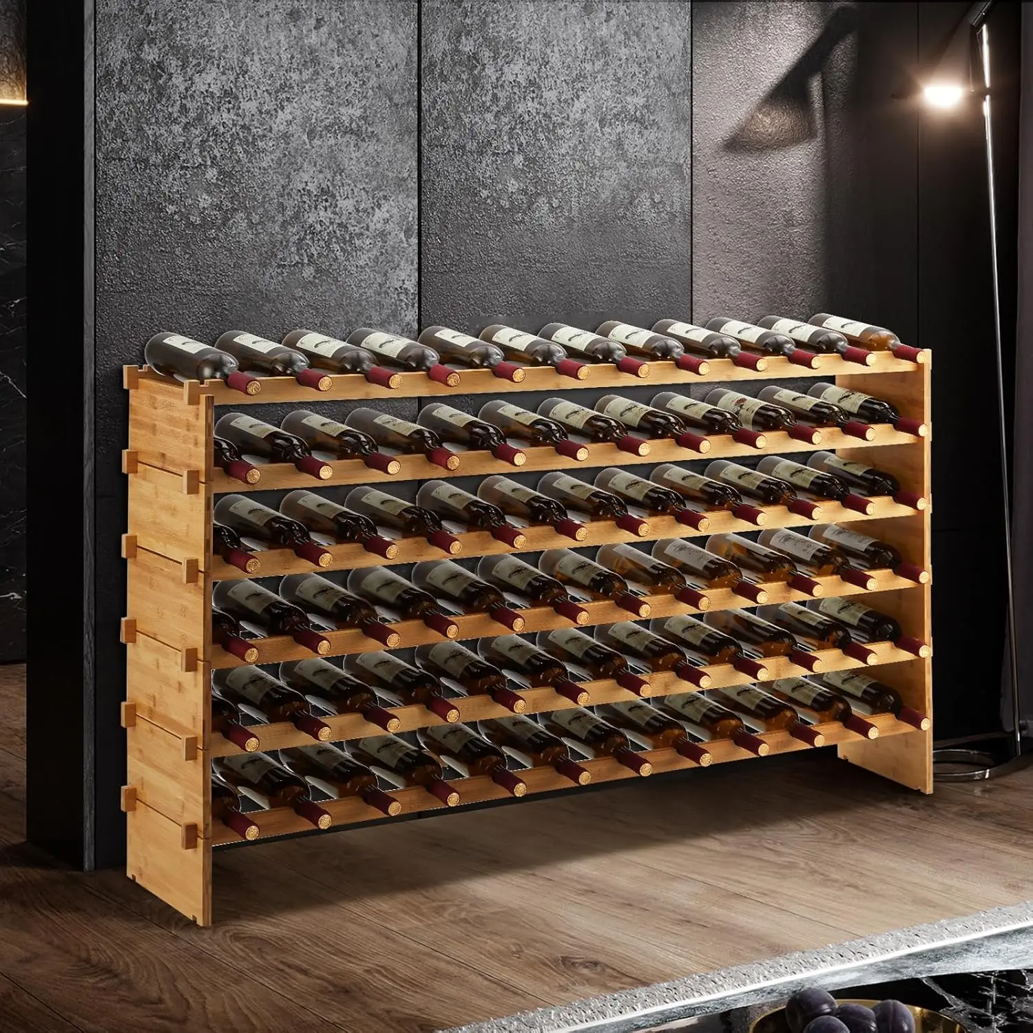 Portabottiglie modulari impilabili da 72 bottiglie Scaffali per vino da pavimento autoportanti a 6 livelli Scaffali per esposizione di liquori in bambù per bar