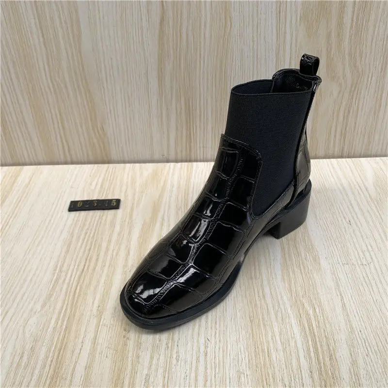 كتلة عالية الكعب أحذية الكاحل السوداء امرأة مصمم أحذية الموضة الفاخرة للمرأة مضخات الأحذية أحذية كعب سميك