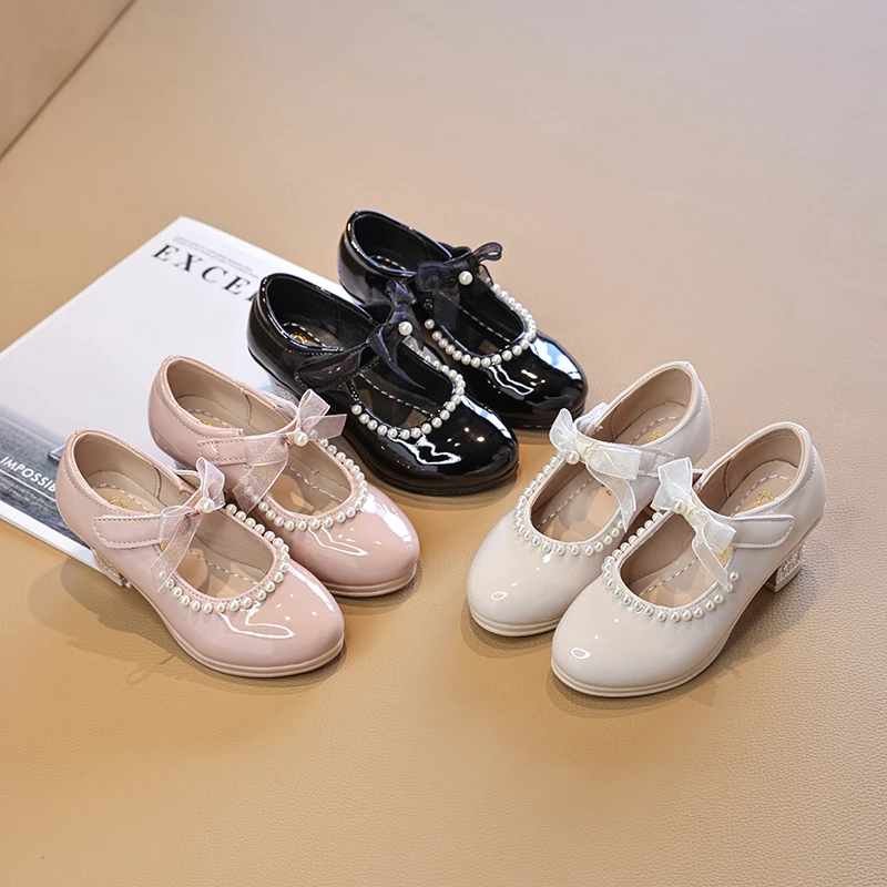 

Детская повседневная обувь, модные сандалии из искусственной кожи с жемчужным бантом, однотонная летняя обувь для девочек, розовые, белые туфли, размер 26-36