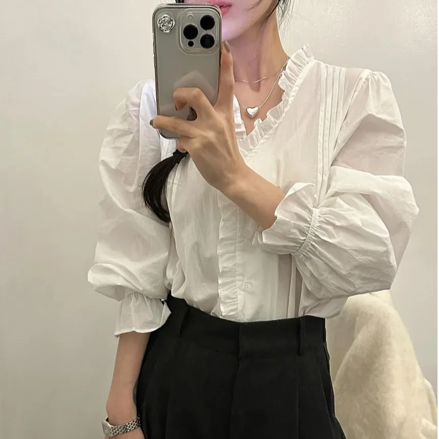 Wit Katoen Bubble Sve irt Dames Long Sve V-ne Geplooid Gored Yoke Lenteontwerp Faionable Casual Ademend