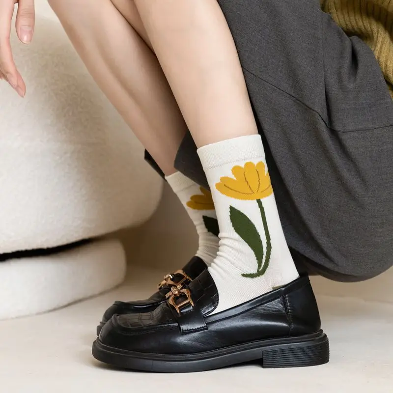 Floral Print Socks Women Japanese Fashion Vintage Long Socks Harajuku Retro Streetwear Female Ladies Girls Kawaii Cute Socks Sox