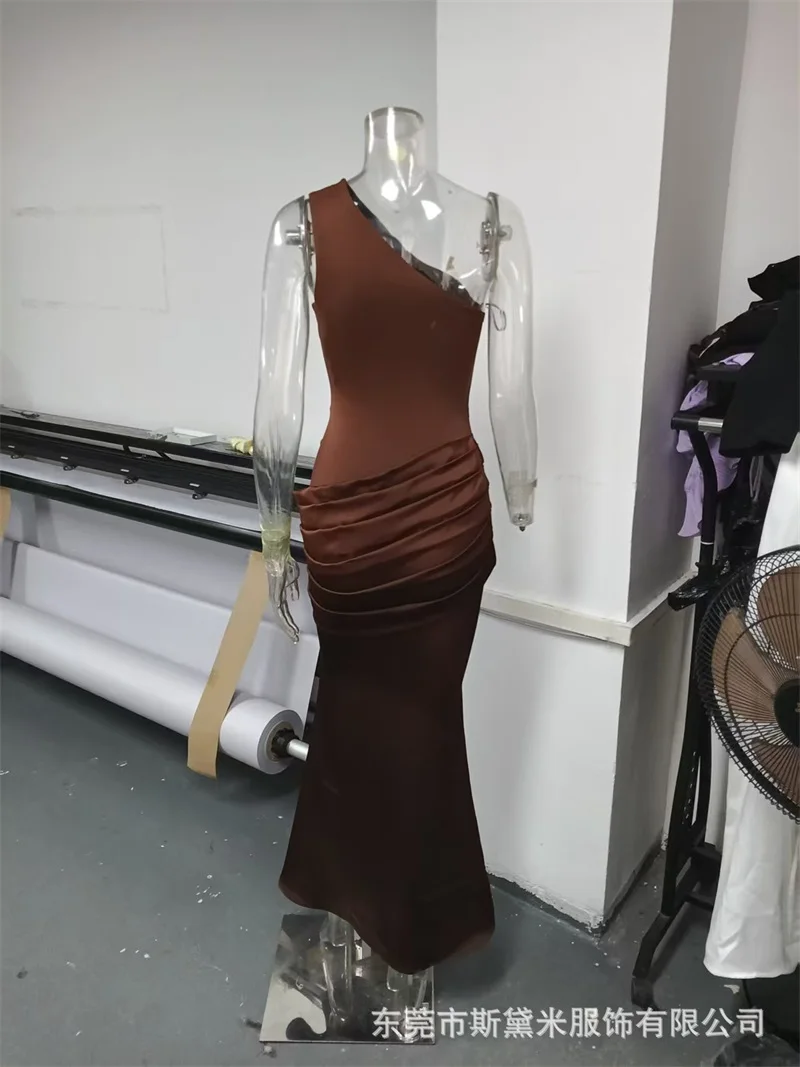Vestido de fiesta marrón, vestido de fiesta de sirena sin mangas con un hombro Sexy, vestido de noche Formal de satén con volantes para invitados de boda y cumpleaños