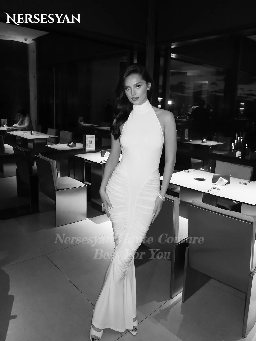 Nersesyan robes de soirée sirène de luxe épaules dénudées robe formelle en satin plissé robes de soirée moulantes плаokubе ж Norsajiе personnalisé