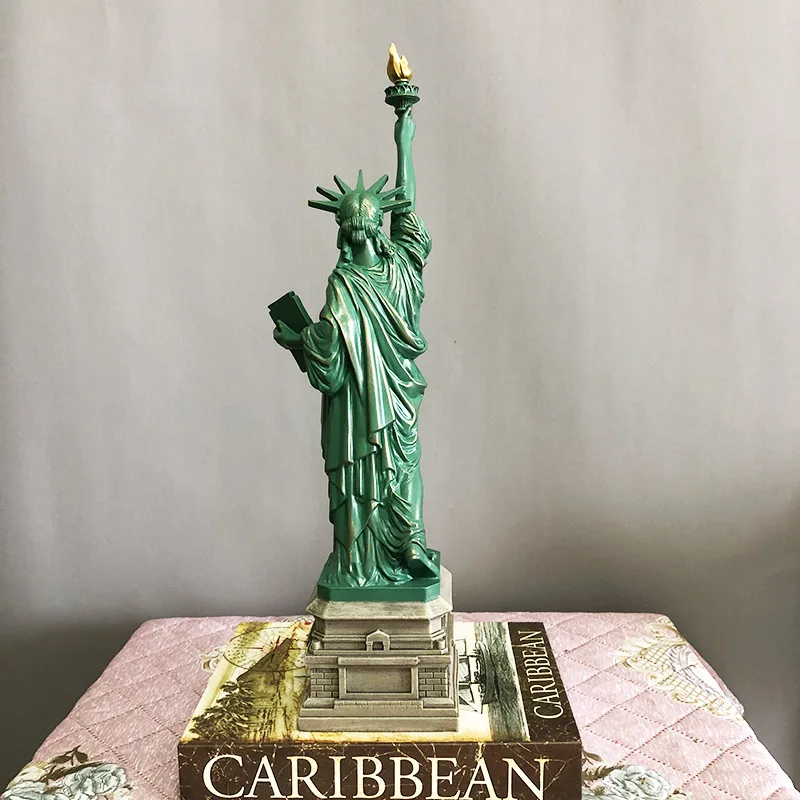 Resin Statue of Liberty New York USA Landmark Building Tourist Souvenir Home Office Desk Decoration Furnishing Gifts 23 27 39cm