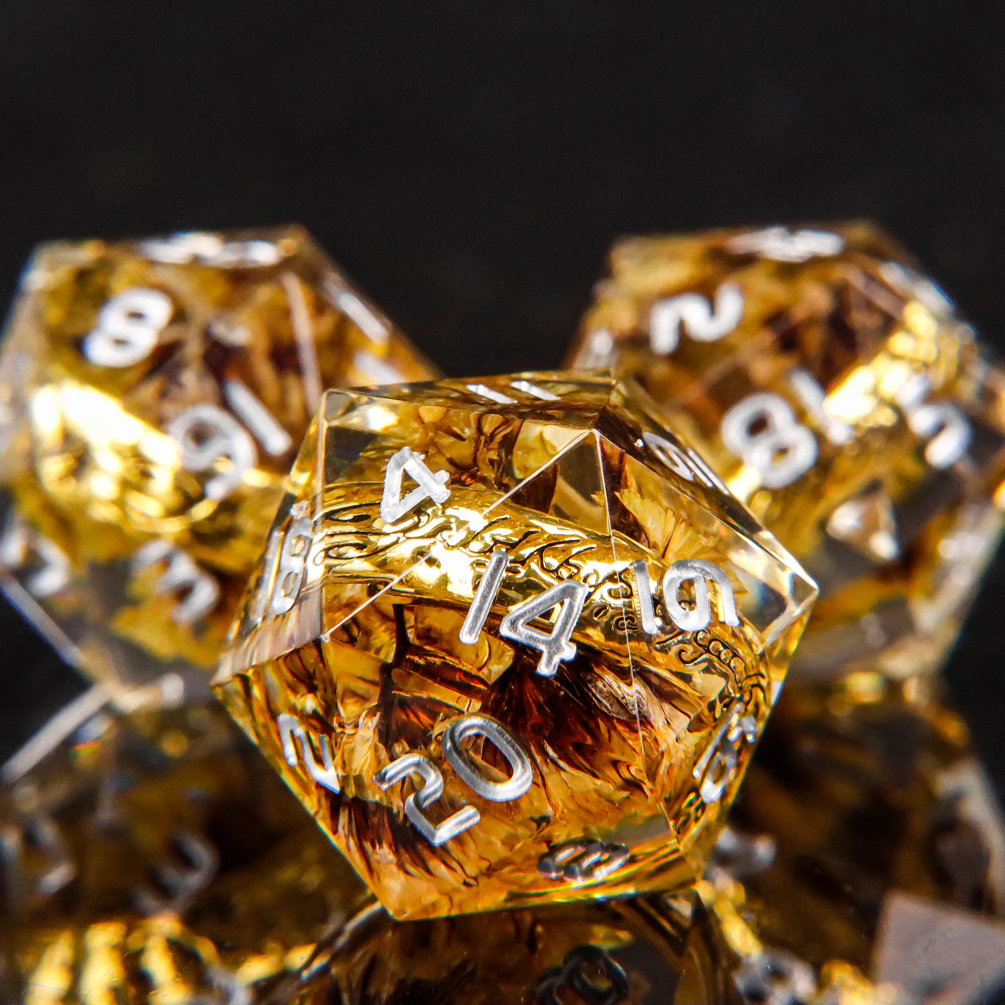 Sharp Edge Resin Dice Lord of The Rings 3Pcs D20 D6 Handmade Dice Embedded Golden One Ring DND RPG Table Game Dice