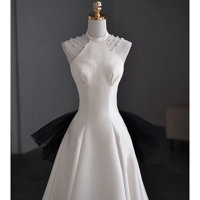 Customized Customized Hanging Neck Solid Simple Sleeveless Wedding Party Robe Slim Waist Pleated Beading Design Prom Dresses Tai