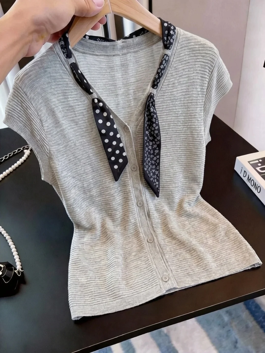 Silk Knitted V-Neck Single Button Women's Top Summer 2026 Ice Silk Design Sensation Slimming Versatile Commute Ready Fashion