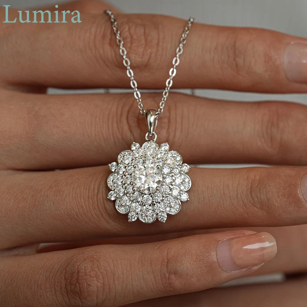 

Lumira Classic Six-Prong Snowflake 1 Carat Pendant Women's Sunflower Moissanite Platinum PT950 Necklace Christmas Gift