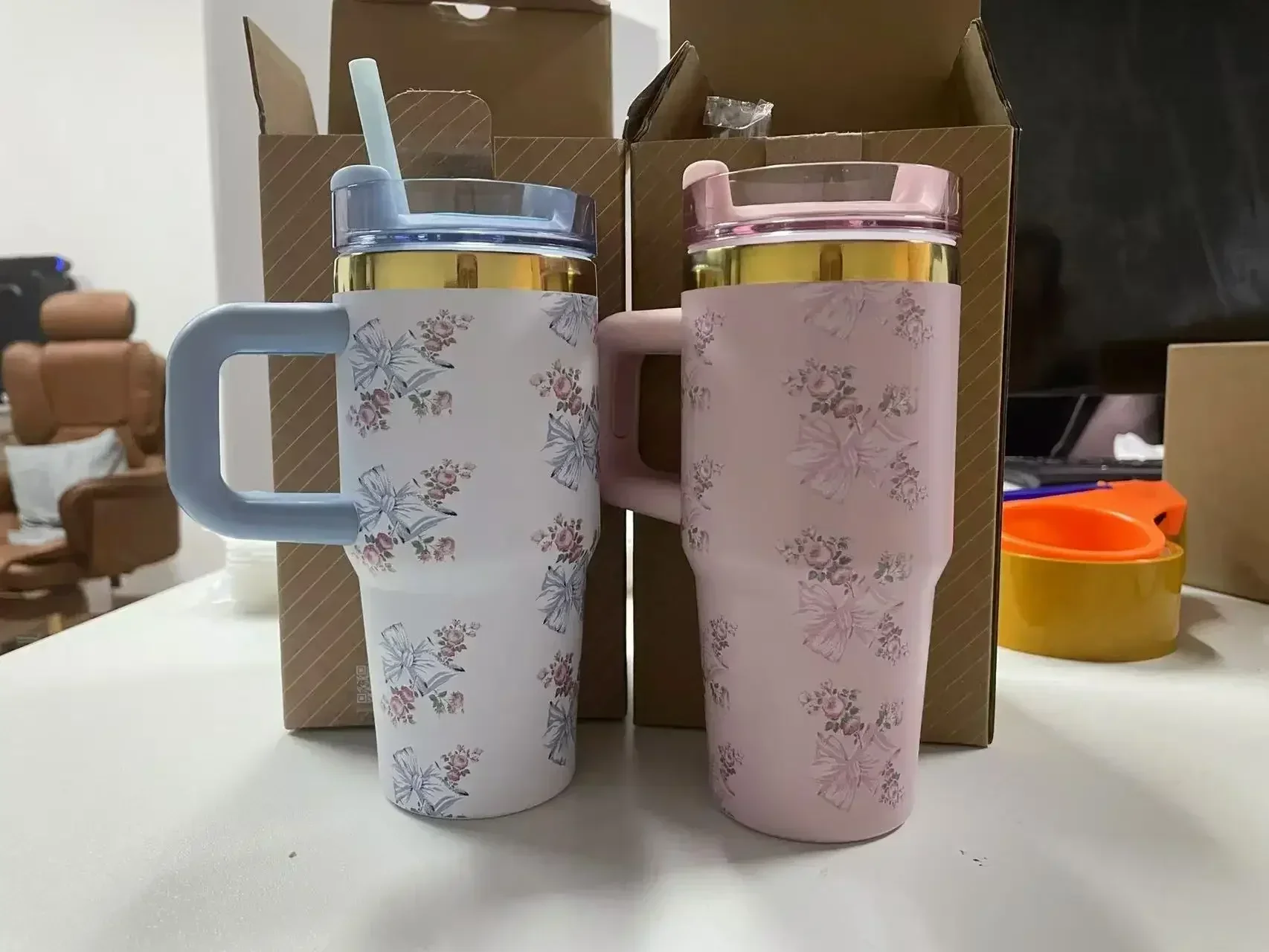 1 Pcs 14OZ vacuum Straw cup Brand Hot Selling Same Style Love Fantasy House Co branded Insulated Cup