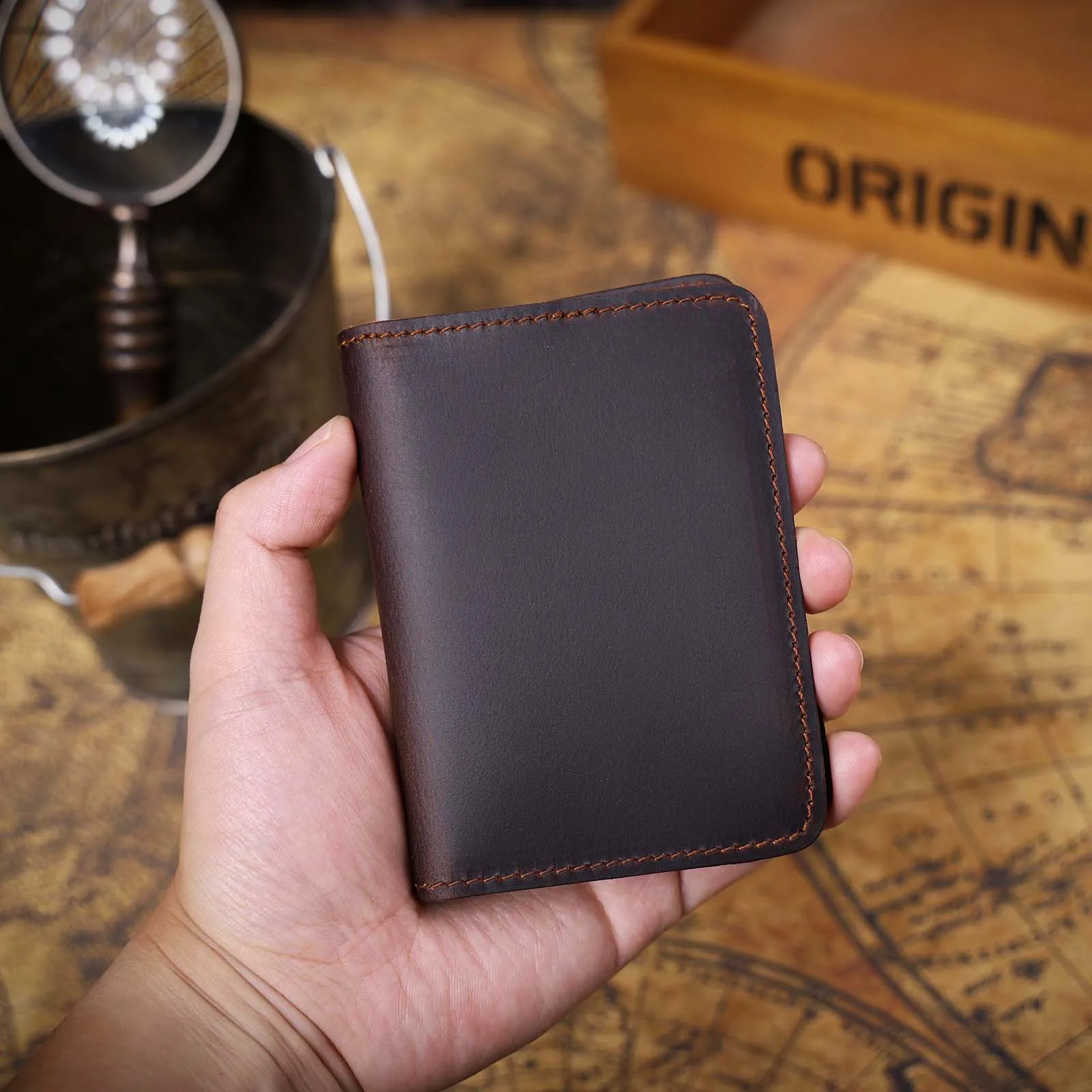 Echtleder-Kartenetui, einfache Mini-Geldbörse von Crzay House Leather, perfekt zum Tragen von Bargeld und Karten – Detail 9