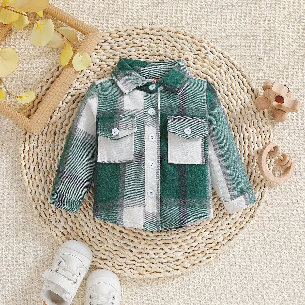 Autumn and winter children's plaid long sleeved outerwear for boys and girls, lapel single breasted shirt