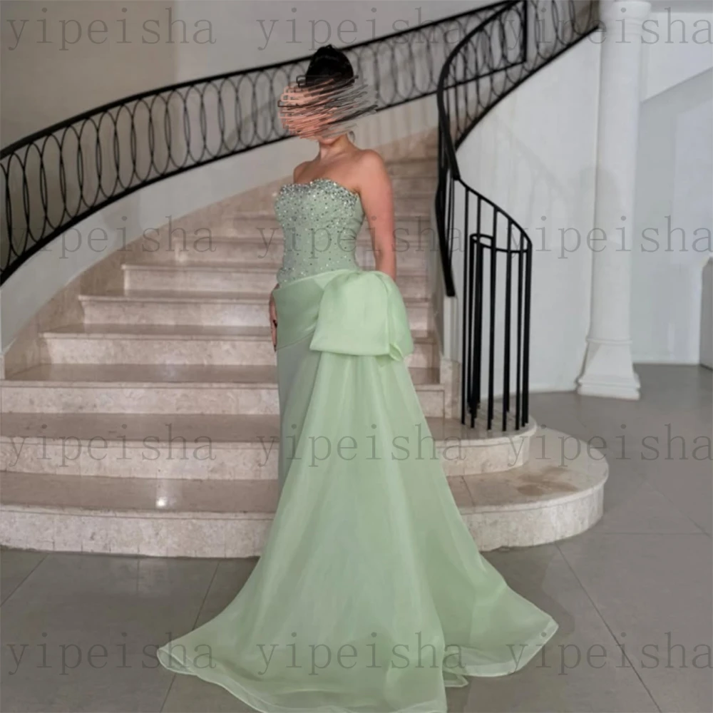 ที่กําหนดเองที่ไม่มีสายหนังชุดราตรีประณีตประดับด้วยลูกปัดBackless Pleat Sweep Trainอย่างเป็นทางการชุดราตรีโมเดิร์นชุดชีฟอง