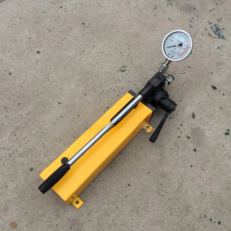 Double acting ultra high pressure 63 MPa double circuit manual hydraulic pump