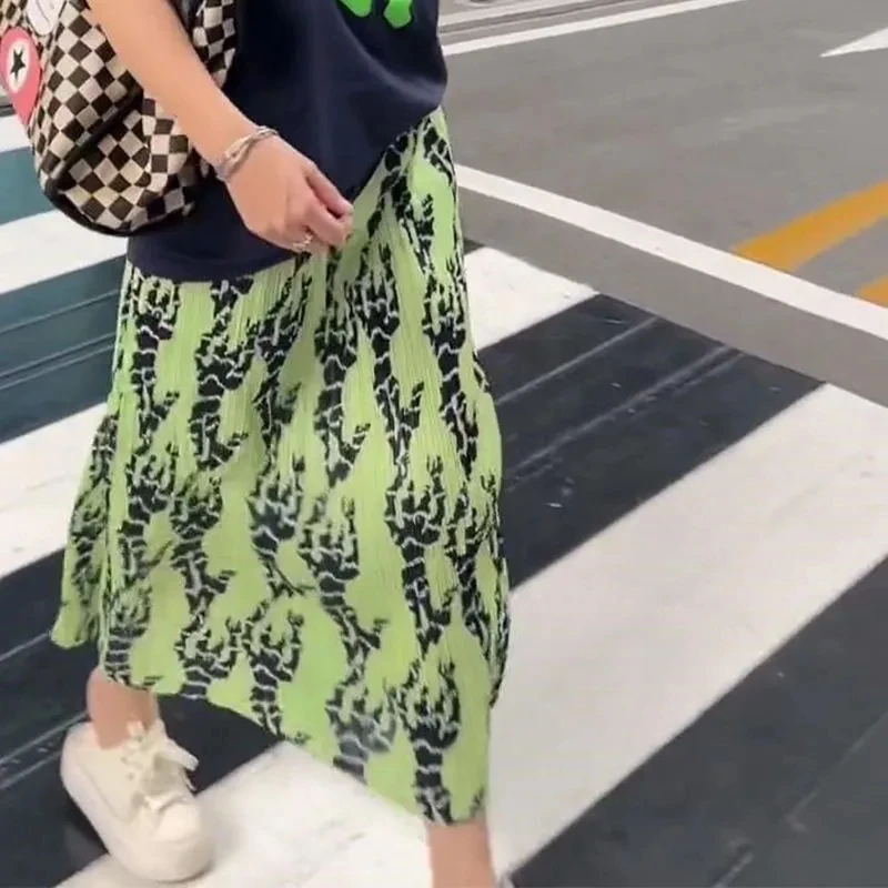 Thin Temperament Dress 2023 Summer New Net Red Fashion Wild Green Jungle Adventure Print Pleated Skirt Female Woman Clothing