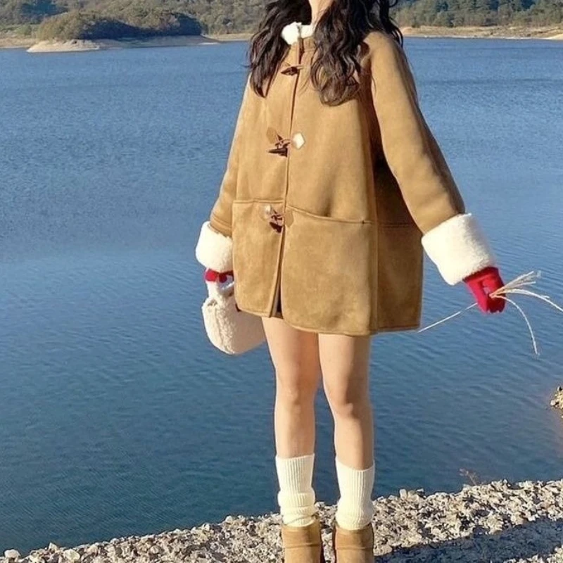

Thickened Artificial Lambswool Coat with Hooded Horn Buckle Suede Women's Coat in Autumn and Winter