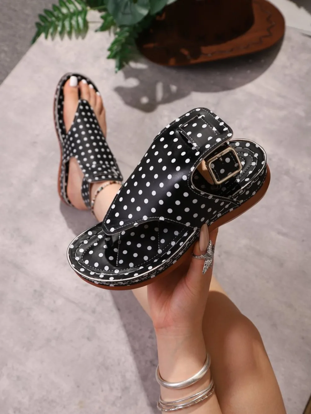 2026 Damen Keilsandalen Sommer Neue Modische Lässige Peeptoe-Sandalen mit Dicker Sohle Rutschfeste Komfortable Hochhackige Damenschuhe – Detail 14