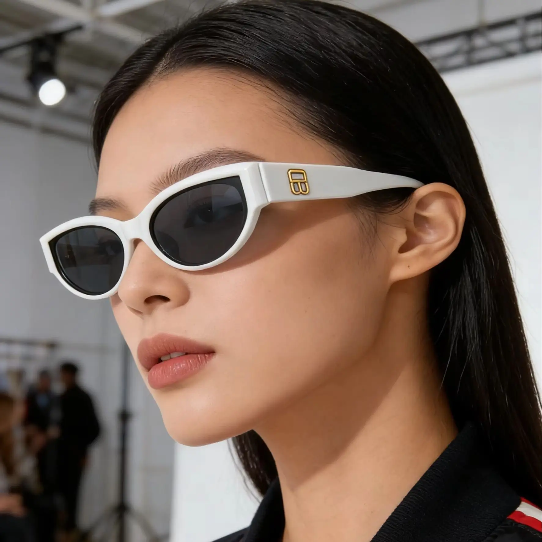 Women Retro Cat Eye Sunglasses Small Oval Shades UV400 Protection Fashion Outdoor Beach Driving Eyewear Unisex
