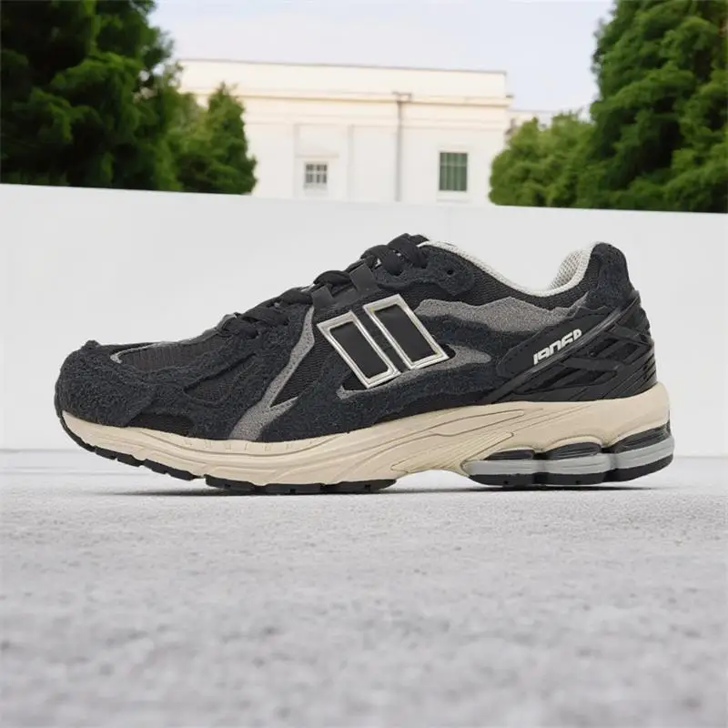 

Lined WarmTrendy mesh chunky sneakers, breathable fashion, travel first choice