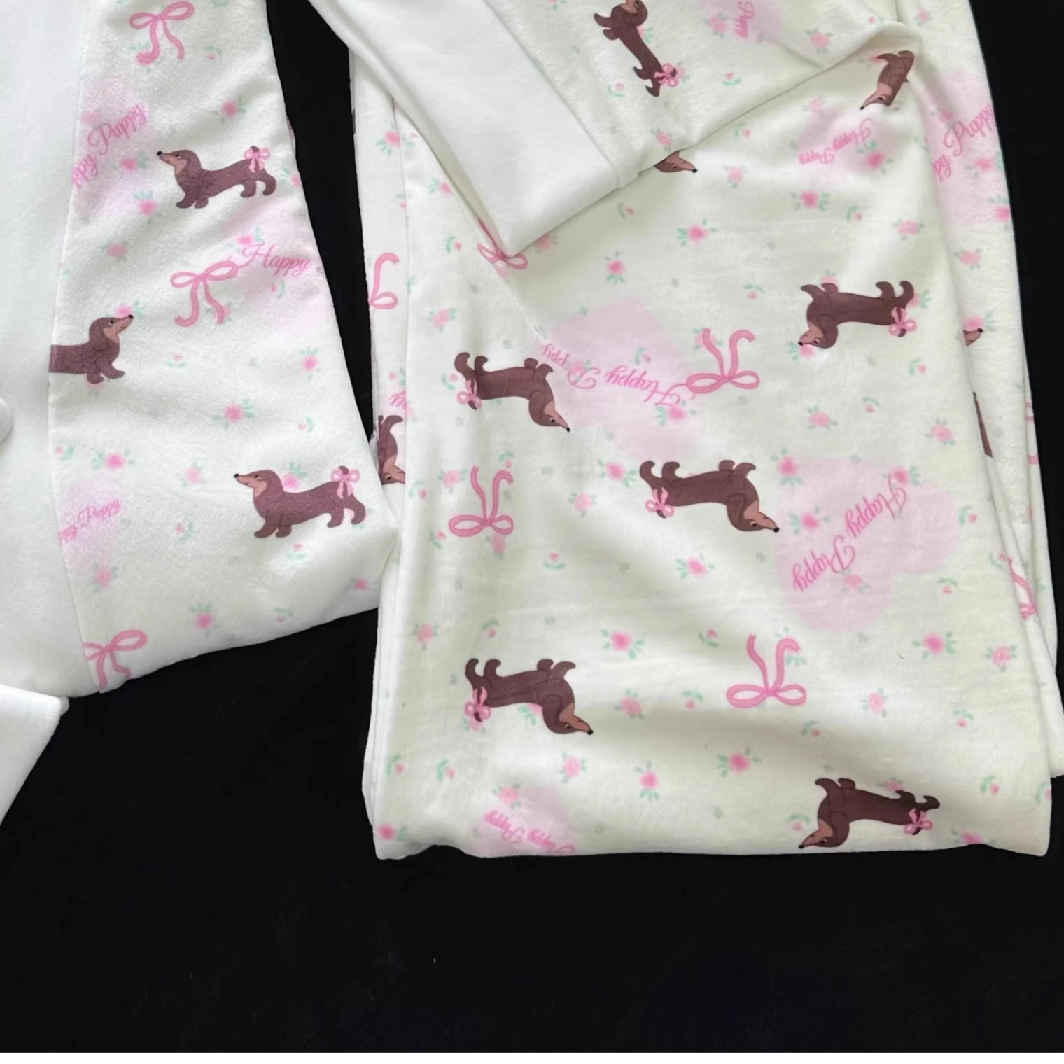 Leuke Pyjama voor Vrouwen Zachte V-hals Lange Mouw Enkele Borst Loungewear Koreaanse Stijl 2025, Lente Nieuwe Hond Boog Print Nachtkleding