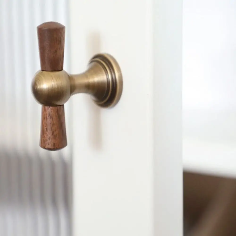 

Light Luxury Push-pull Door Handle Simple Creative Zinc Alloy Furniture Door Knob French Style Comfortable Grip Cabinet Handle