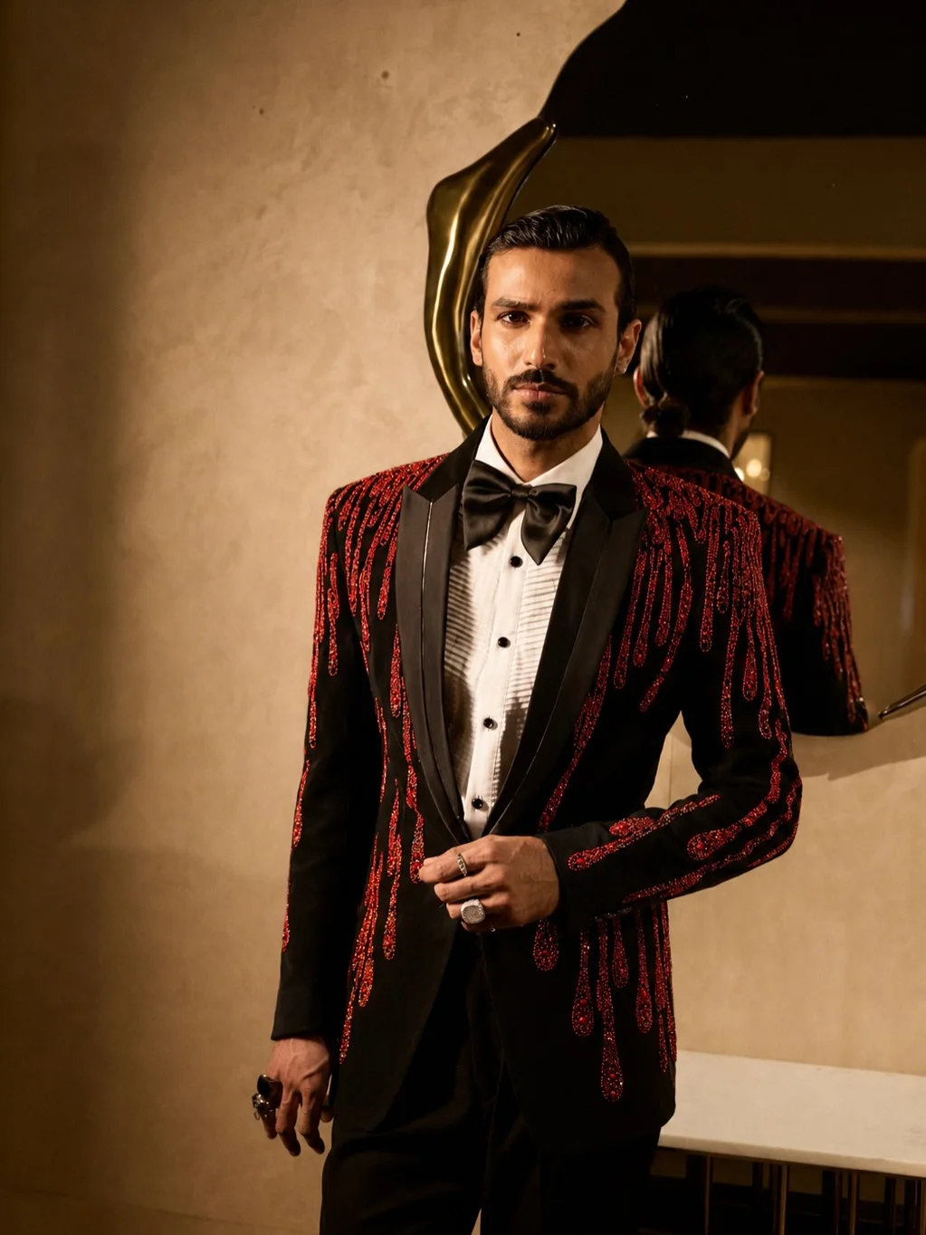 Luxurious Men Banquet Suits Peaked Lapel One Button Beaded Sequins Prom Jacket Pants Set Customized 2 Piece Celebrity Party Wear