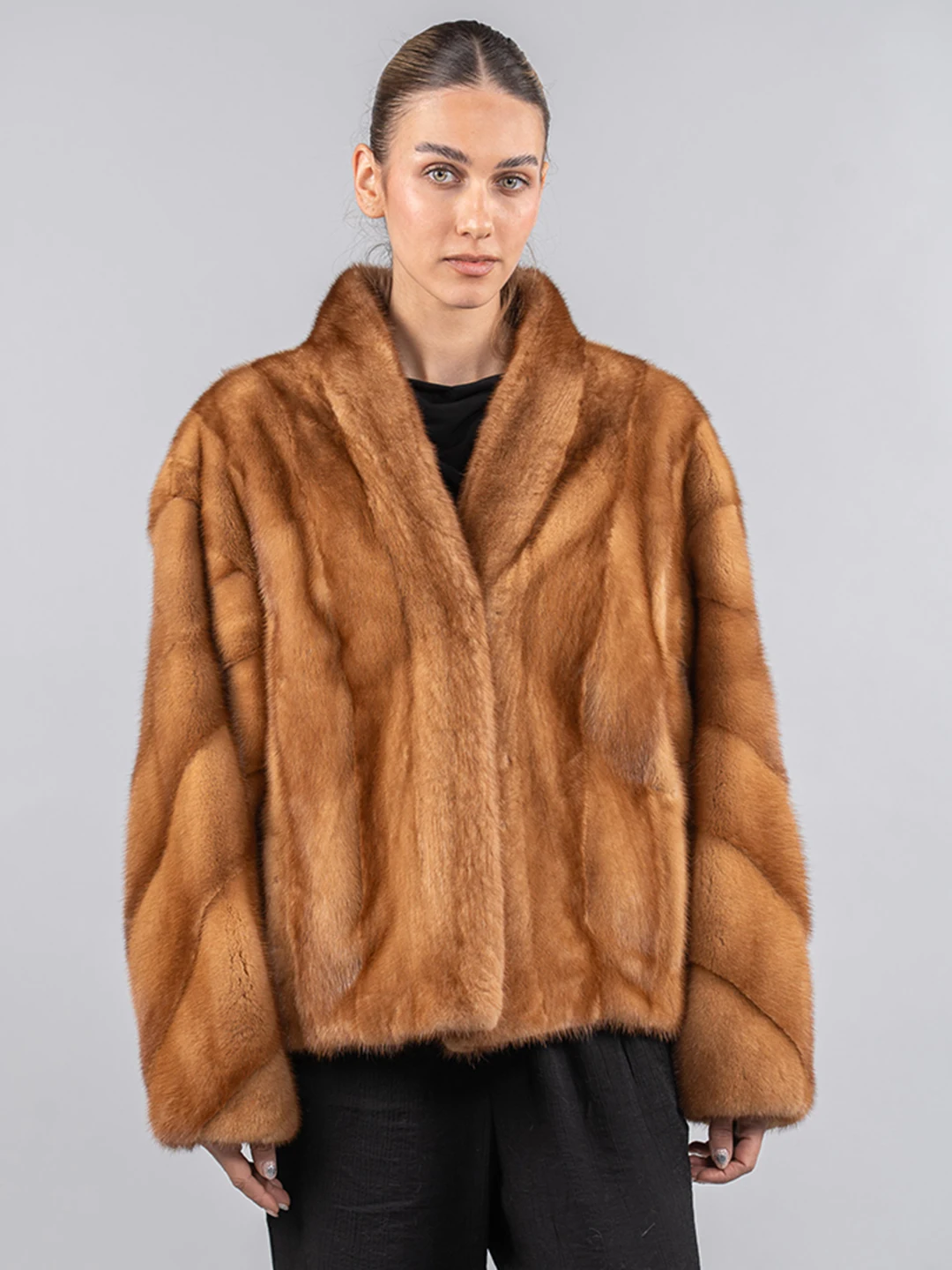 Women Short Faux Fur Coat Lapel Collar Loose Oversized Jacket Long‑Sleeve Warm Winter Fashion Lady Outerwear Daily Streetwear