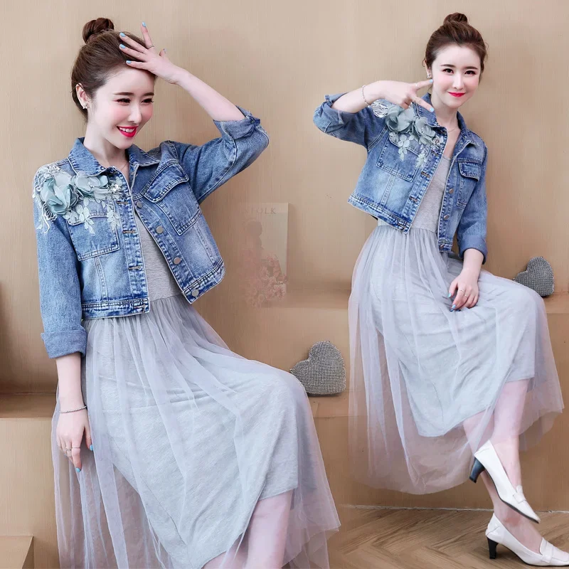 Fashion Women's Denim Jacket Spring Autumn Korean Short Outerwear Woman Slim Three-dimensional Flower Embroidered Jeans Jacket