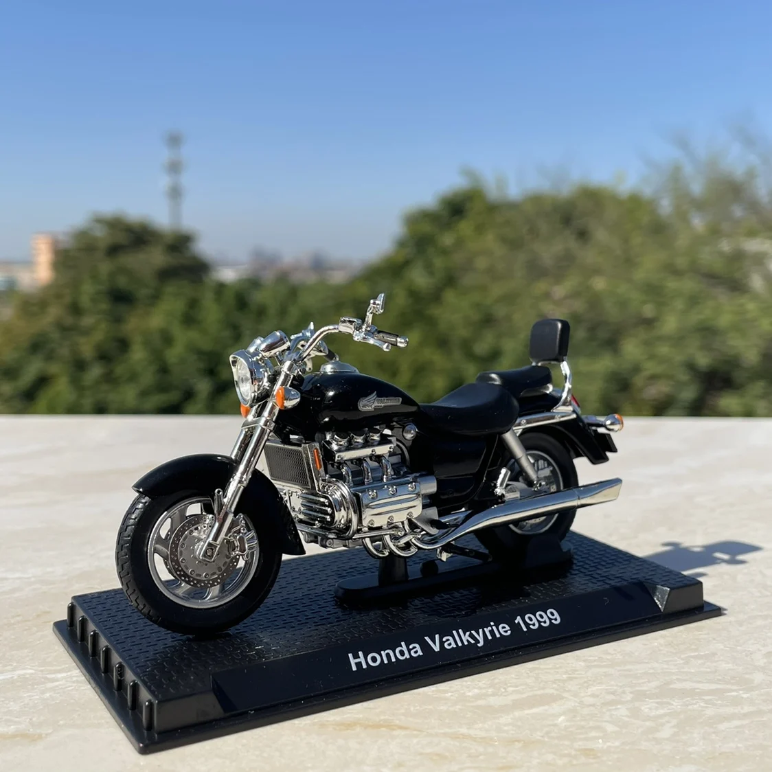 

1: 24 MotorcycleAlloy&Plastic Model Toy Simulation Desktop Decoration Boy Gift Small Collection