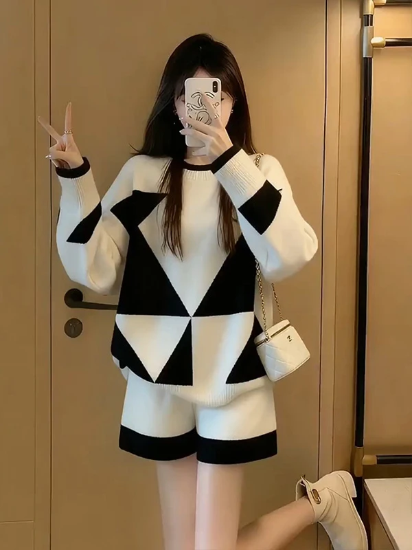 

Белый вязаный комплект в клетку для женщин: осенне-зимний новый повседневный костюм-двойка в стиле Lazy, теплый, с длинным рукавом и круглым вырезом